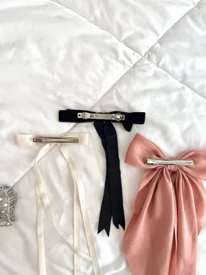 Lot of hair bow accessories and pearl heart clip thumbnail 3