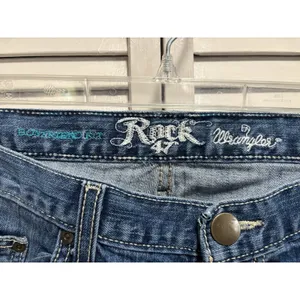 Wrangler Rock 47 Med Wash Boyfriend Fit‎ Jeans Mid Rise Size 33x33 Distressed thumbnail 2