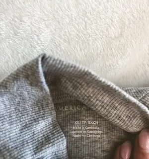 American Eagle Outfitters Long Sleeve thumbnail 2