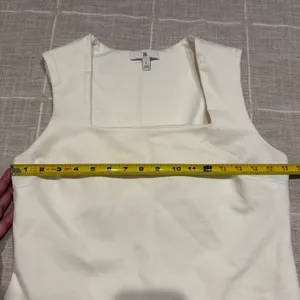 Banana Republic Everywhere Ponte Square Neck Top Cream Minimalist Model Off Duty thumbnail 9