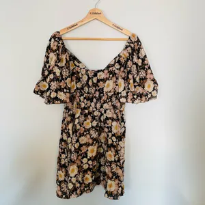 Abercrombie & Fitch Off The Shoulder Black Floral Mini Dress- Size Medium Tall thumbnail 8