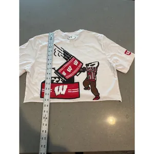Under Armour Wisconsin Badgers Cropped T Shirt‎ Womens Medium Red White Athletic thumbnail 4