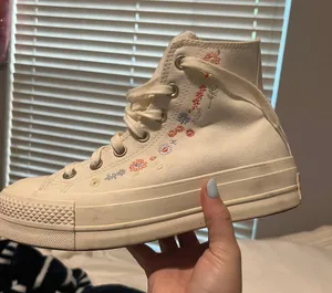 Converse High top Floral Embroidered thumbnail 2