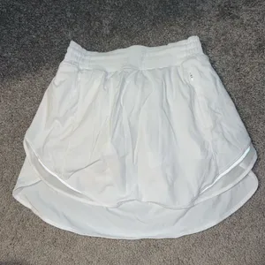 Lululemon Hotty Hot High Rise Skirt thumbnail 1