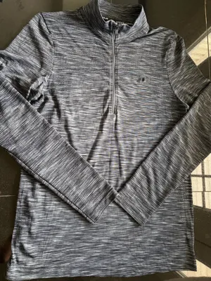 Under Armour top thumbnail 1