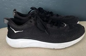 Hoaka Hupana One Black and White Women's Athletic Shoes thumbnail 1