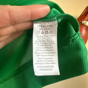Everlane Boxy Crop Perform Tee thumbnail 8