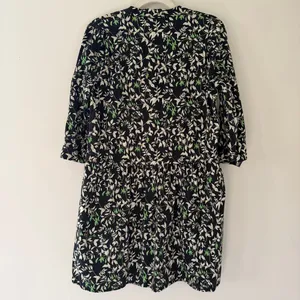 Tuckernuck Floral Tiered‎ Dress Button Front Green Black Floral Cotton Sz Medium thumbnail 10