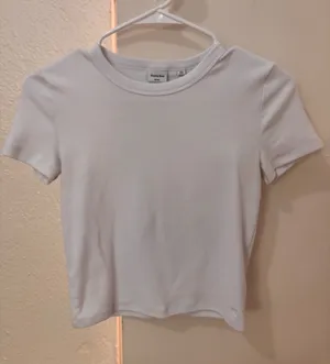 Aritzia Sunday Best Baby Tee white XS thumbnail 1