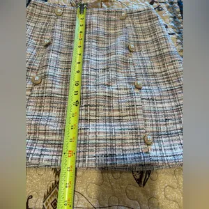 Pink Lily Tweed Mini Skirt faux pearl button detail women’s size M thumbnail 11