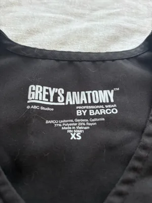 Grey's Anatomy Scrubs thumbnail 3