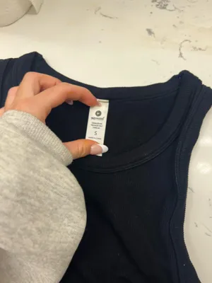 Black cropped tank top thumbnail 2