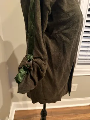 Frank Lyman Design Olive Open thumbnail 5