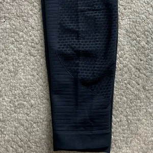 Zyia Active Perforated Performance Legging Women's Size Medium Gray Breathable thumbnail 8