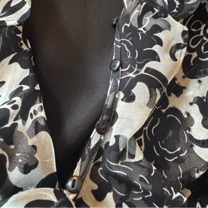 🖤ECI New York Women’s 100% Silk Ruffle Blouse Beaded & Black Tank Layer🖤 ~large thumbnail 3
