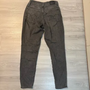 Levi’s women’s 721 high rise skinny jeans gray black denim size 29 thumbnail 5