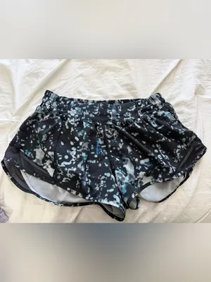 Lululemon Hotty Hot Short II in the Pixel Haze Multi 2.5” Black 6 thumbnail 2
