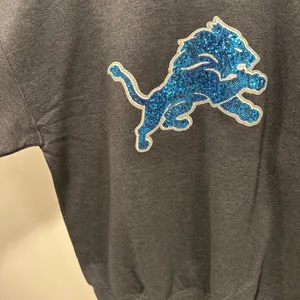 Gildan Detroit Lions sweatshirt! Sequin glitter bling lions logo gray size Large! thumbnail 4