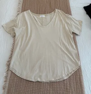 Blu Pepper V-neck Top thumbnail 1