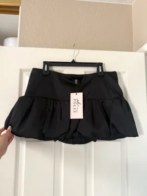 BNWT Oh Polly Black Melvina Ruched Lace-Up Strapless Corset Top & Matiya Bubble Hem Mini Skirt Set thumbnail 8