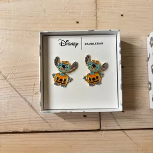 Disney x BaubleBar NIB Stitch Pumpkin Halloween Dangle Earrings thumbnail 2