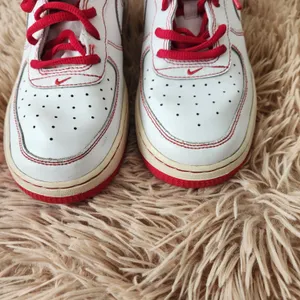 Nike Air White and Red Sneakers Size 6Y thumbnail 12