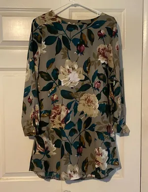 Floral Dress Size M thumbnail 1