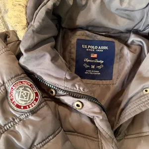 U.S. Polo & ASSN. Gray Hooded Puffer Sz M thumbnail 4