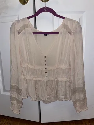American Eagle Outfitters Blouse thumbnail 1
