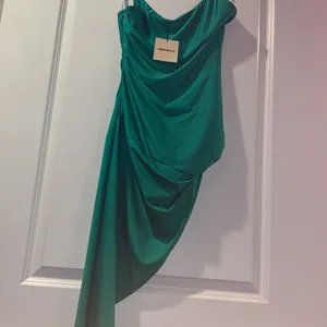 COPY - Super down green knot dress thumbnail 2