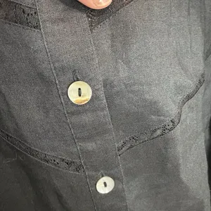 Toto N Ko Women’s Black Linen Western Style Button Front Shirt Lace Inset Sz 10 thumbnail 6