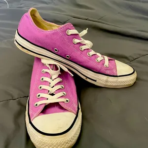 Converse shoes thumbnail 1
