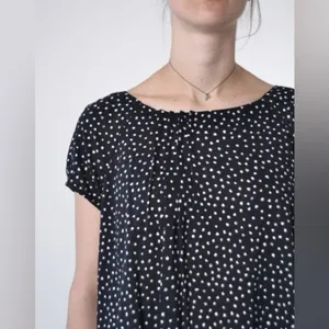 LC Lauren Conrad Floral Butterfly Design Lightweight Blouse Top Black XXL thumbnail 2