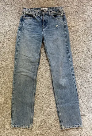 ZARA Straight-Leg Jeans thumbnail 1