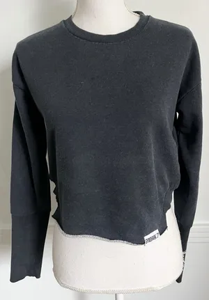Gymshark • Charcoal Grey Women's Raw Hem Cropped Sweatshirt thumbnail 1