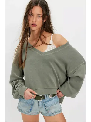 Free People Oversized Comfort Zone V Neck Pullover Sweatshirt Basil Medium NWT thumbnail 2