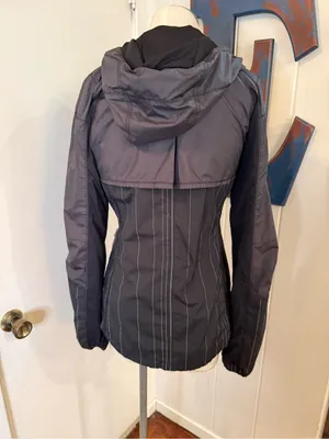 lululemon athletica Black and white stripe Hooded Jacket. Sz 4 thumbnail 2