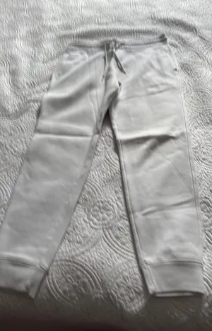 White Hollister sweatpants thumbnail 1