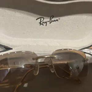 Ray-Ban Women's Gold Sunglasses thumbnail 2