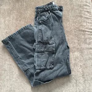 Cotton On cargo wide leg jean. 30”inseam. Color- black. Size- 2 thumbnail 1