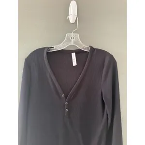 Athleta Wind Down Sleep Top Womens Small Black‎ Waffle Knit Henley Long Sleeve thumbnail 2