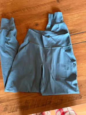 Lululemon Align Joggers 28" thumbnail 3