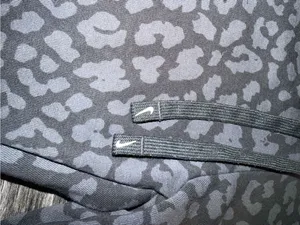 Women’s Nike Black & Gray Leopard Print Drawstring Sweatpants thumbnail 4