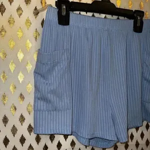 Blue blush athletic shorts size M thumbnail 2