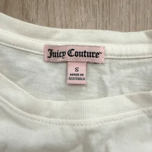 Juicy Couture White Top Crest Logo Tee Shirt Top T Shirt Size S thumbnail 3