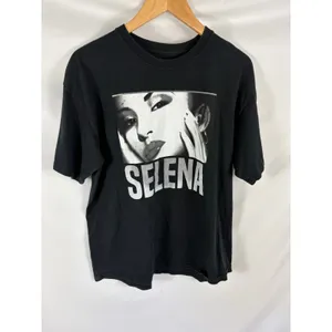 Selena Black Graphic Tshirt Size XL thumbnail 2