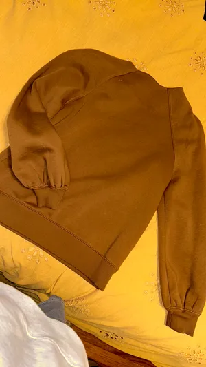 Banana Republic Crew Neck thumbnail 3