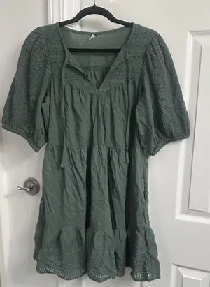 Old Navy Sz M Puff-Sleeve Tiered Embroidered Mini Swing Mini Dress Green Boho thumbnail 1