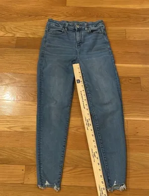 American Eagle outfitters distressed curvy hi-rise jegging size 4 short . thumbnail 7