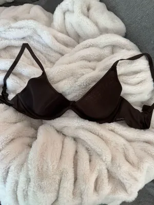 SKIMS Weightless Scoop Bra thumbnail 3